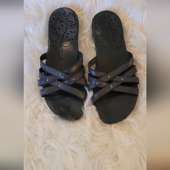 Keen leather slip on sandle - Picture 2 of 4